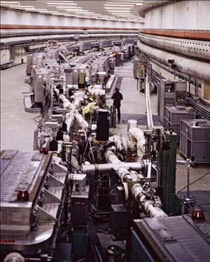 A 1974 photo of the part named Intersection 5 (I5) of the ISR of CERN's old PS, clearly shows the layout of the magnets and the crossing of the two beams pipes. (Credit: Salem)